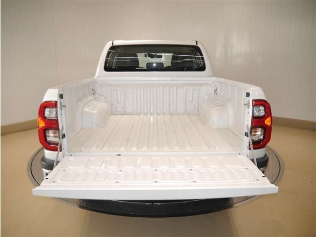 Toyota Hilux 9