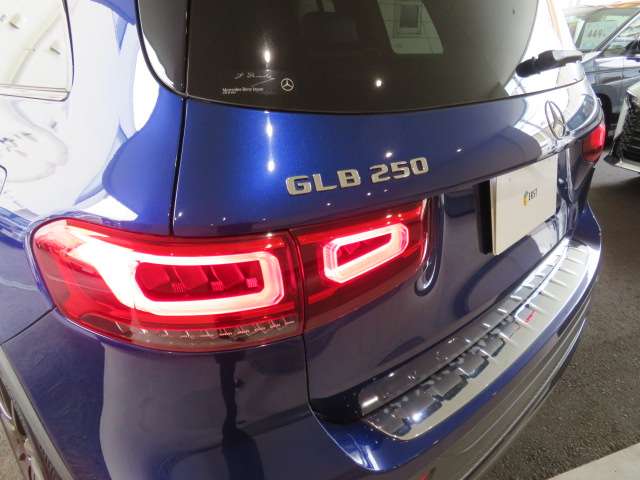 Mercedes-Benz GLB 12
