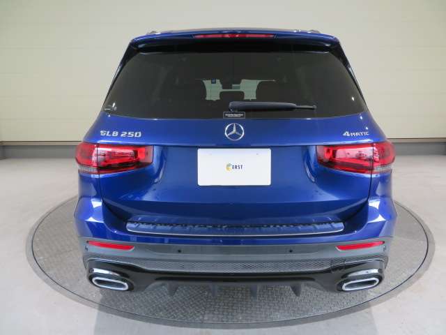Mercedes-Benz GLB 6