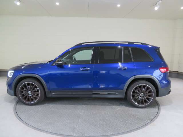 Mercedes-Benz GLB 8