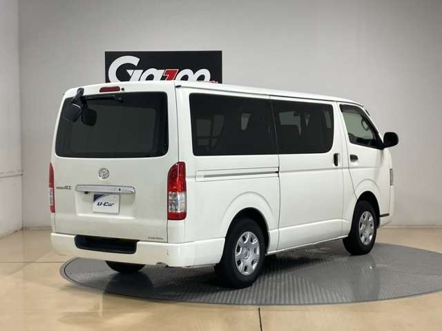 Toyota Regius Ace 3