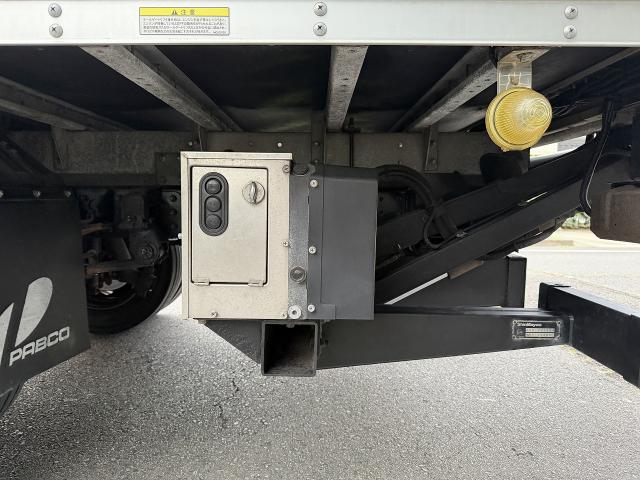 Mitsubishi Fuso Canter 12