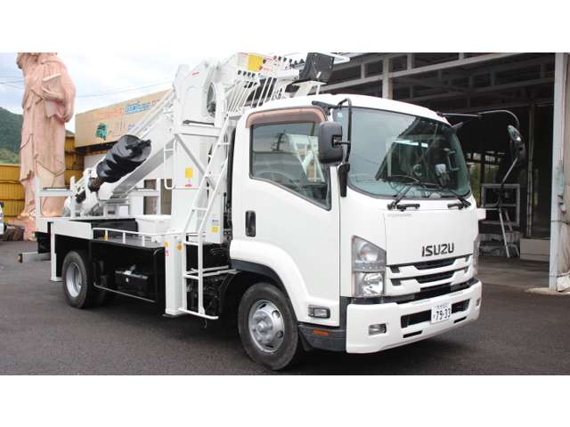 Isuzu Forward 2