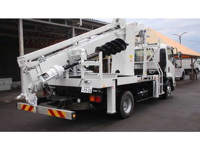 Isuzu Forward 3