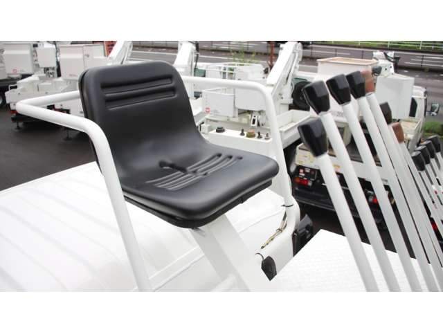 Isuzu Forward 9