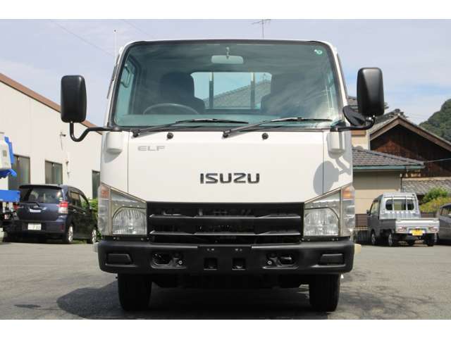 Isuzu Elf 4