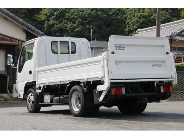 Isuzu Elf 8