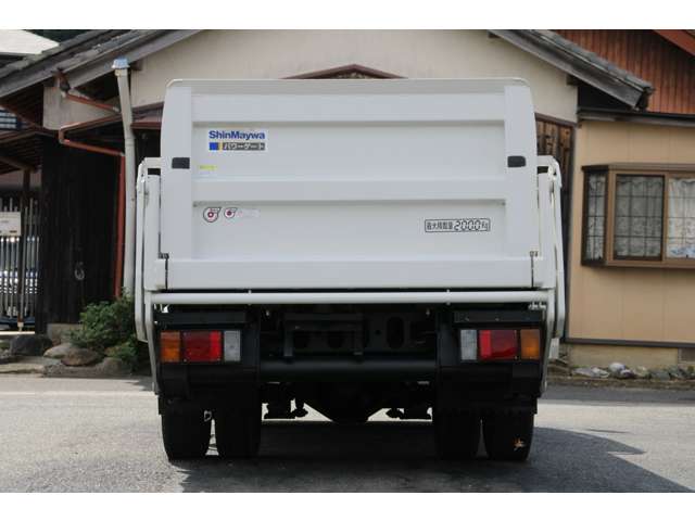 Isuzu Elf 10