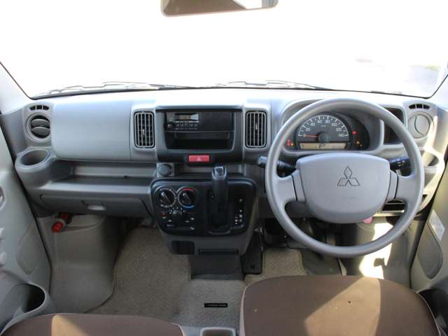 Mitsubishi Minicab Van 12