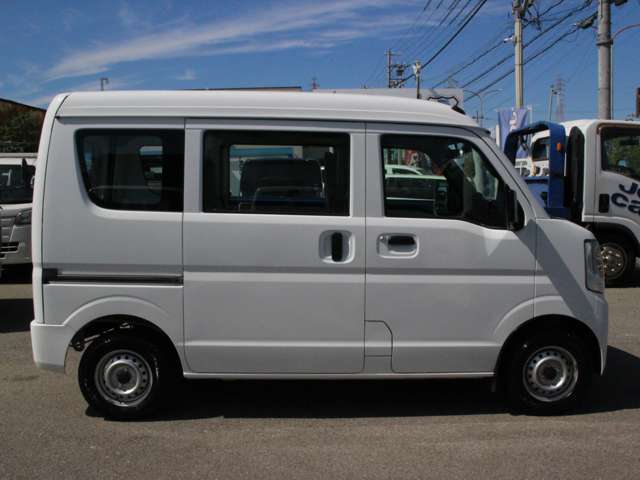 Mitsubishi Minicab Van 8