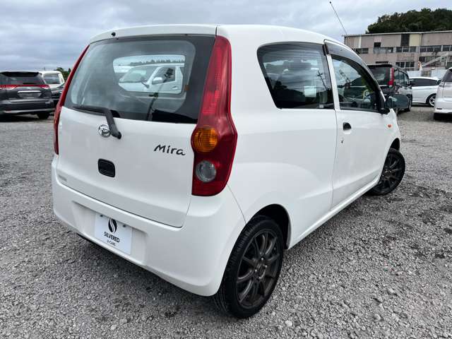 Daihatsu Mira 2