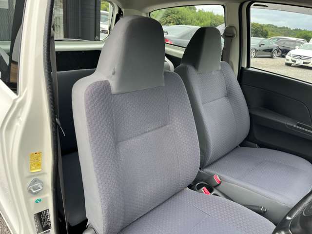 Daihatsu Mira 6