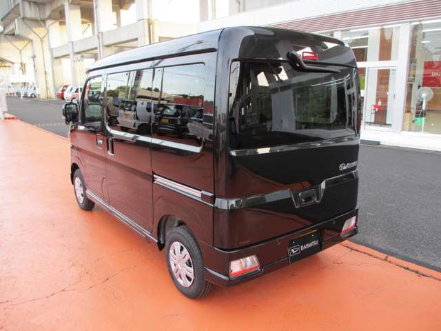 Daihatsu Atrai 7