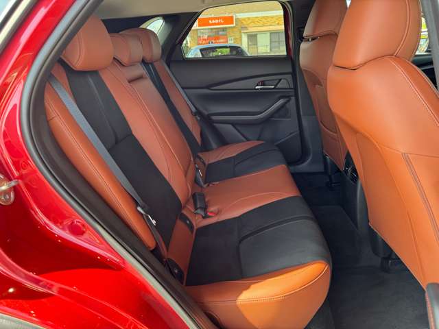 Mazda CX-30 11