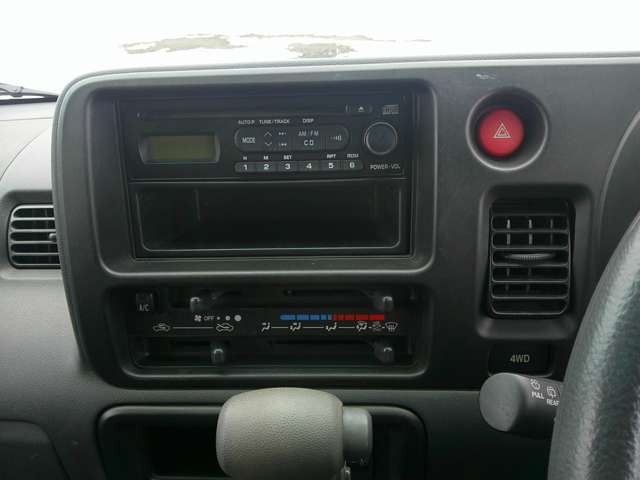 Daihatsu Hijet Cargo 12
