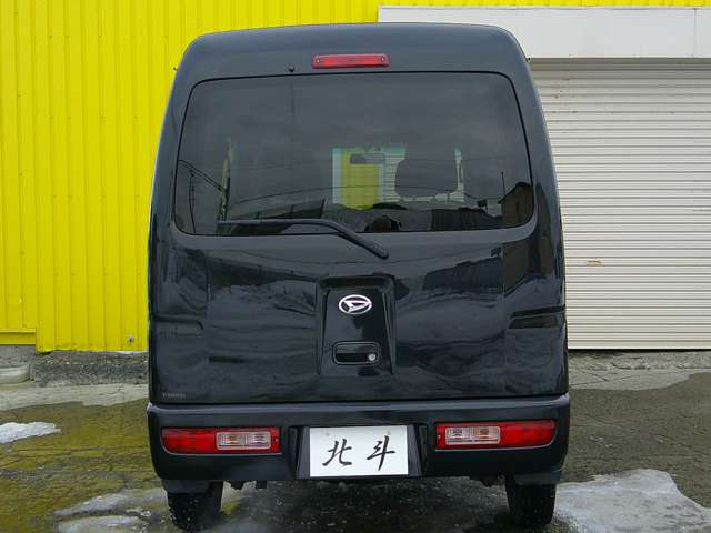 Daihatsu Hijet Cargo 6