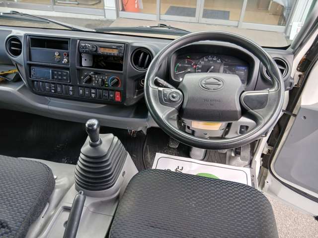Hino Dutro 10