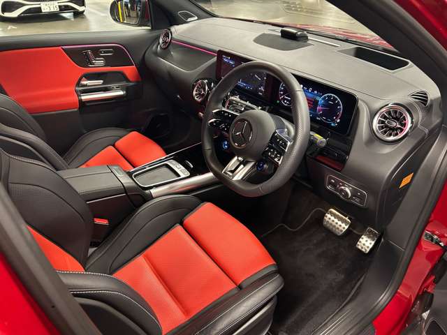 Mercedes-Benz GLA-Class 6