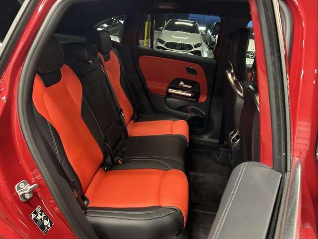 Mercedes-Benz GLA-Class 9