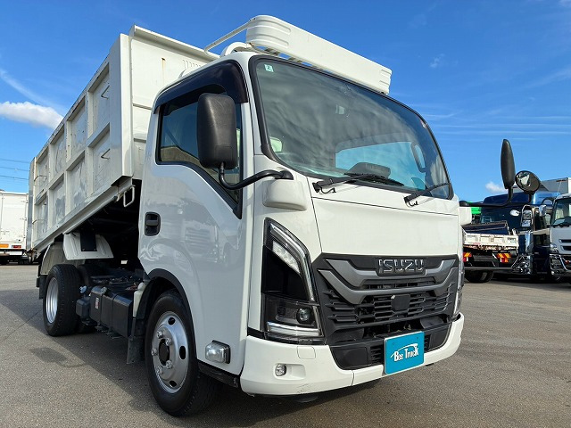 Isuzu Elf 3