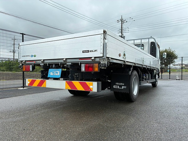 Isuzu Elf 9