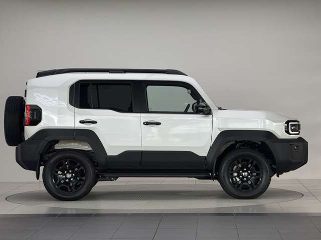 Toyota Land Cruiser FJ 7