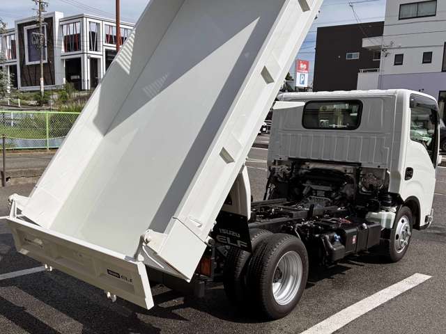 Isuzu Elf 3