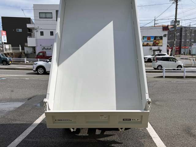 Isuzu Elf 4