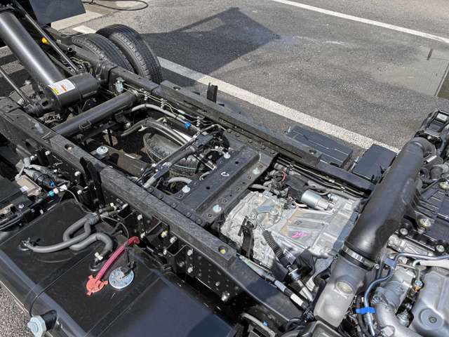 Isuzu Elf 8
