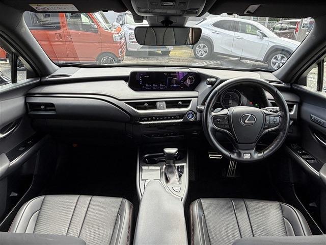 Lexus UX 10