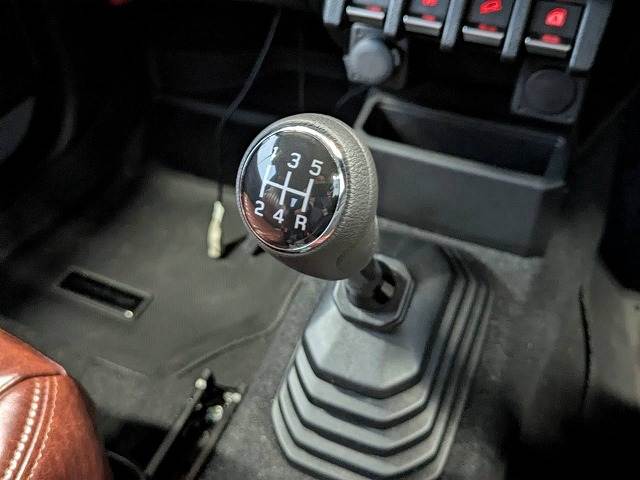 Suzuki Jimny 6