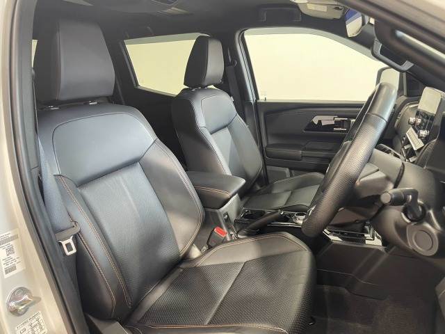 Mitsubishi Triton 11
