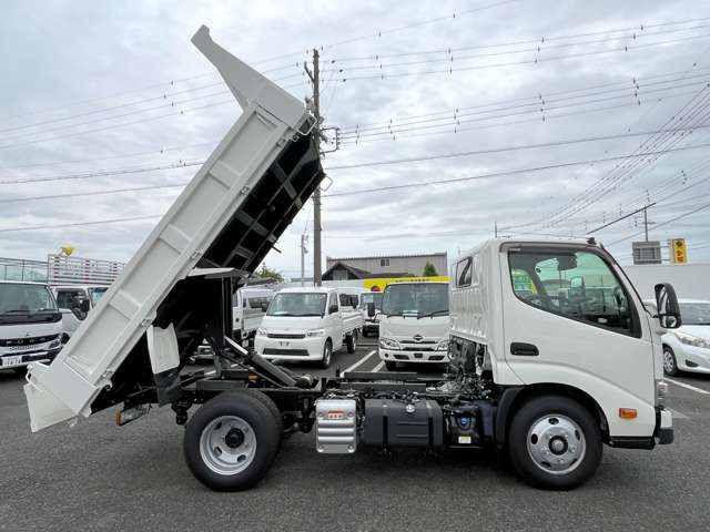 Hino Dutro 12