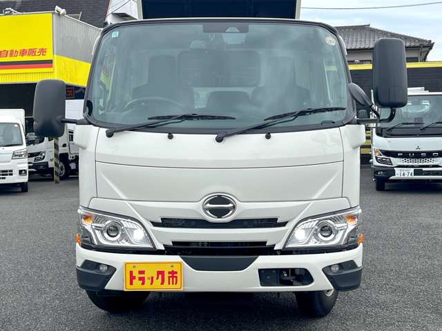 Hino Dutro 3