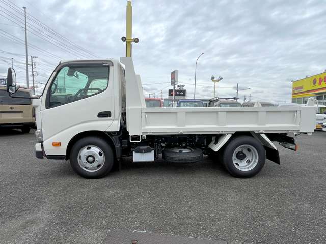 Hino Dutro 4