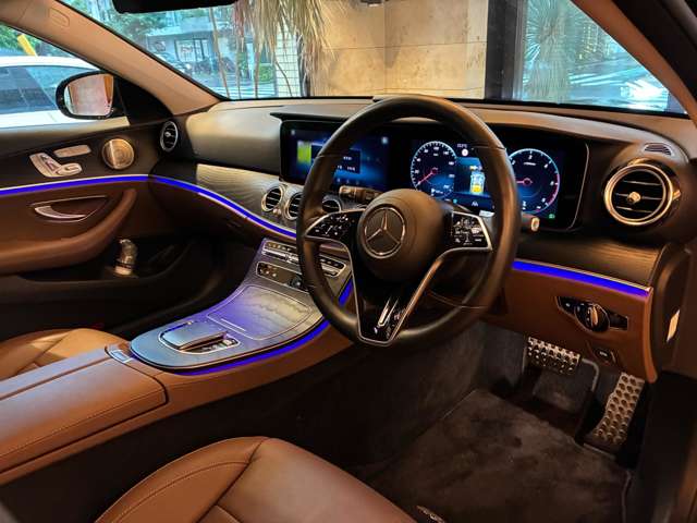 Mercedes-Benz E-Class All-Terrain 11