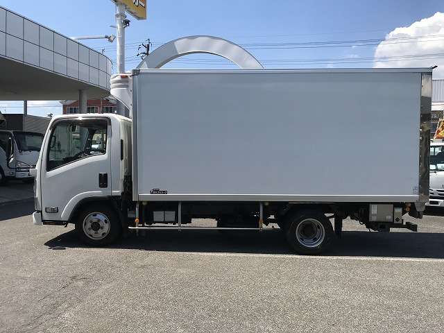 Isuzu Elf 4