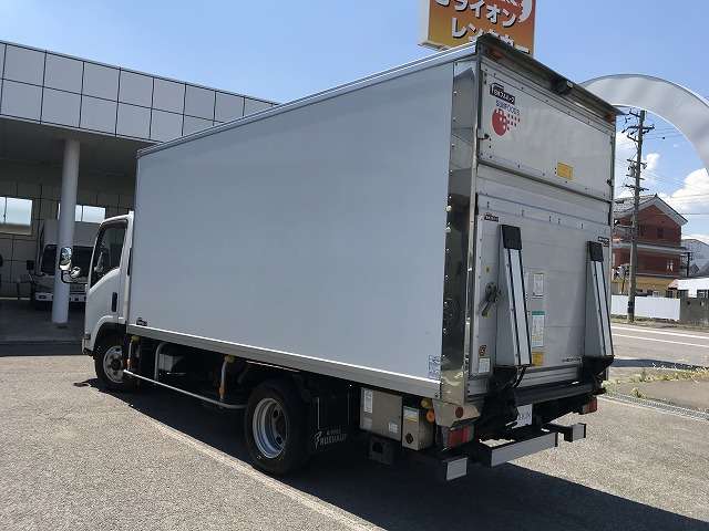 Isuzu Elf 6