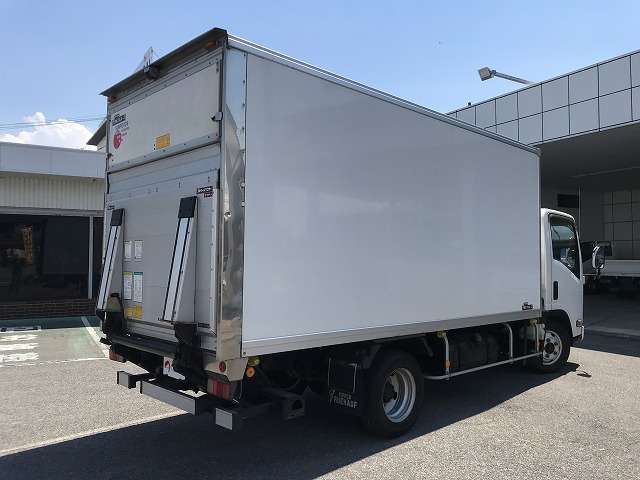 Isuzu Elf 8