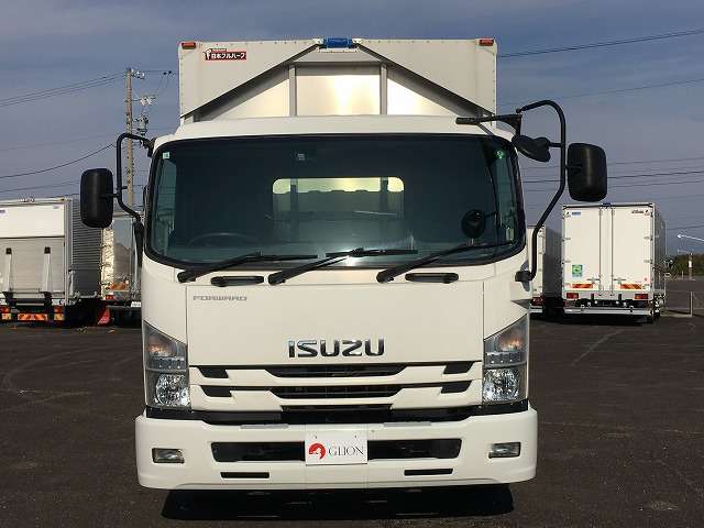 Isuzu Forward 2