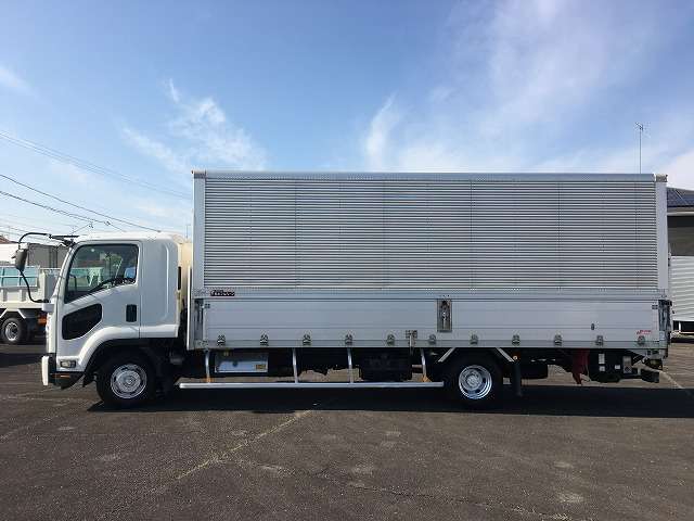 Isuzu Forward 4