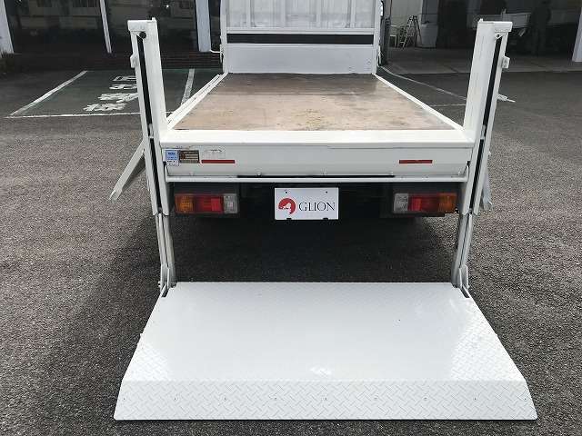 Hino Dutro 12
