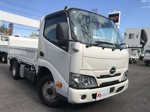 Hino Dutro 3