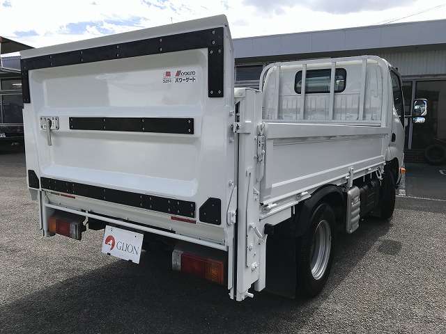 Hino Dutro 6