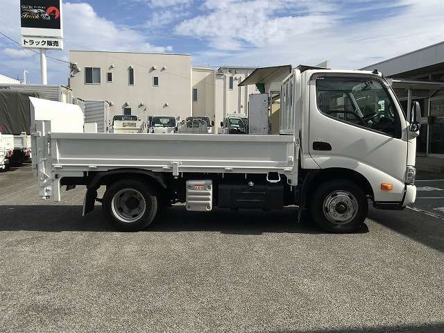 Hino Dutro 8