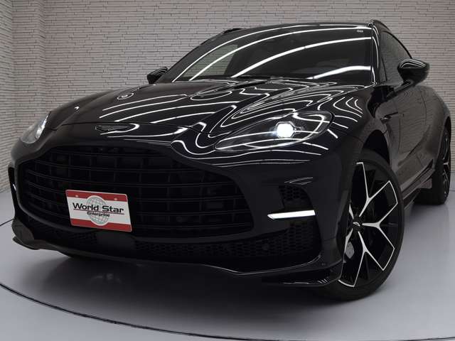 Aston Martin DBX 5