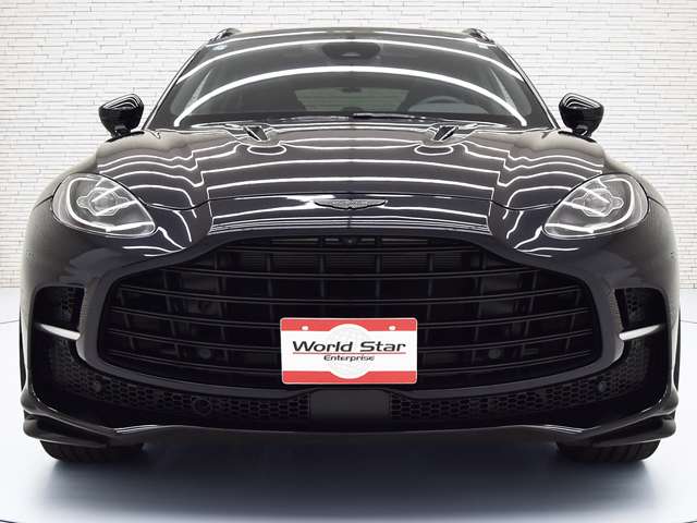 Aston Martin DBX 7