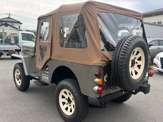 Mitsubishi Jeep 7