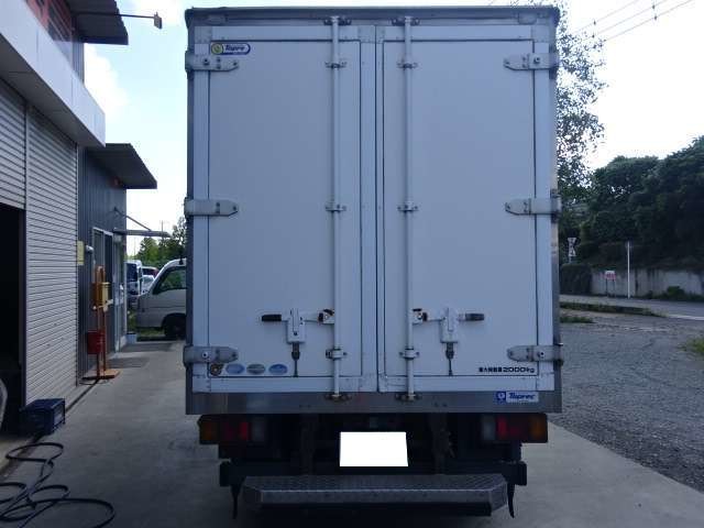 Isuzu Elf 6