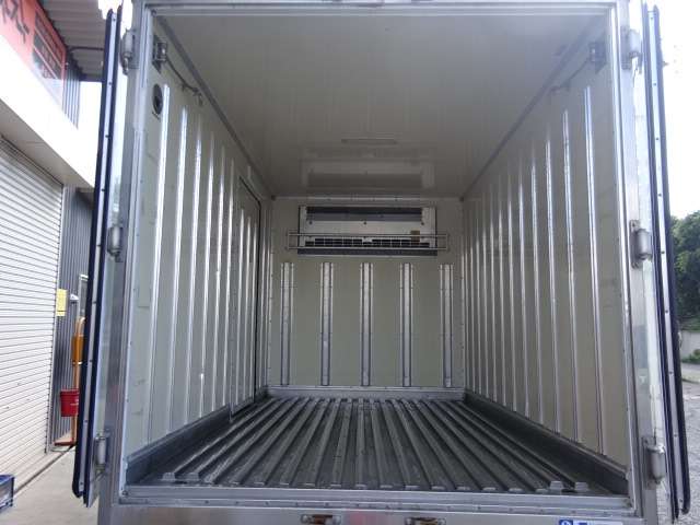 Isuzu Elf 7